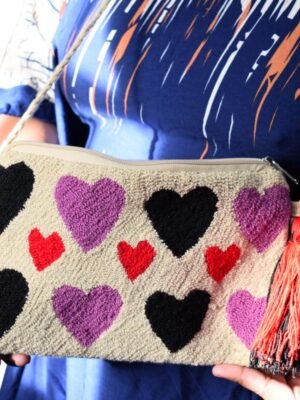 Cartera Wayuu de Mano – Corazones de Arena y Fuego